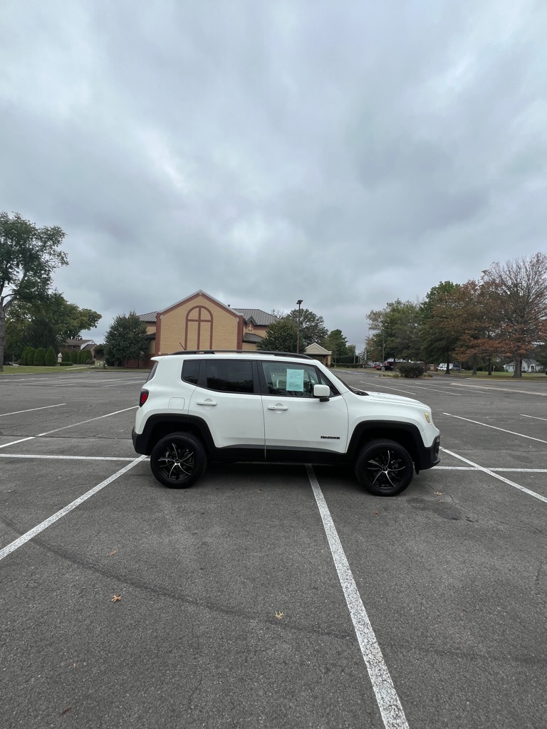 Photo 5 of this JEEP RENEGADE
