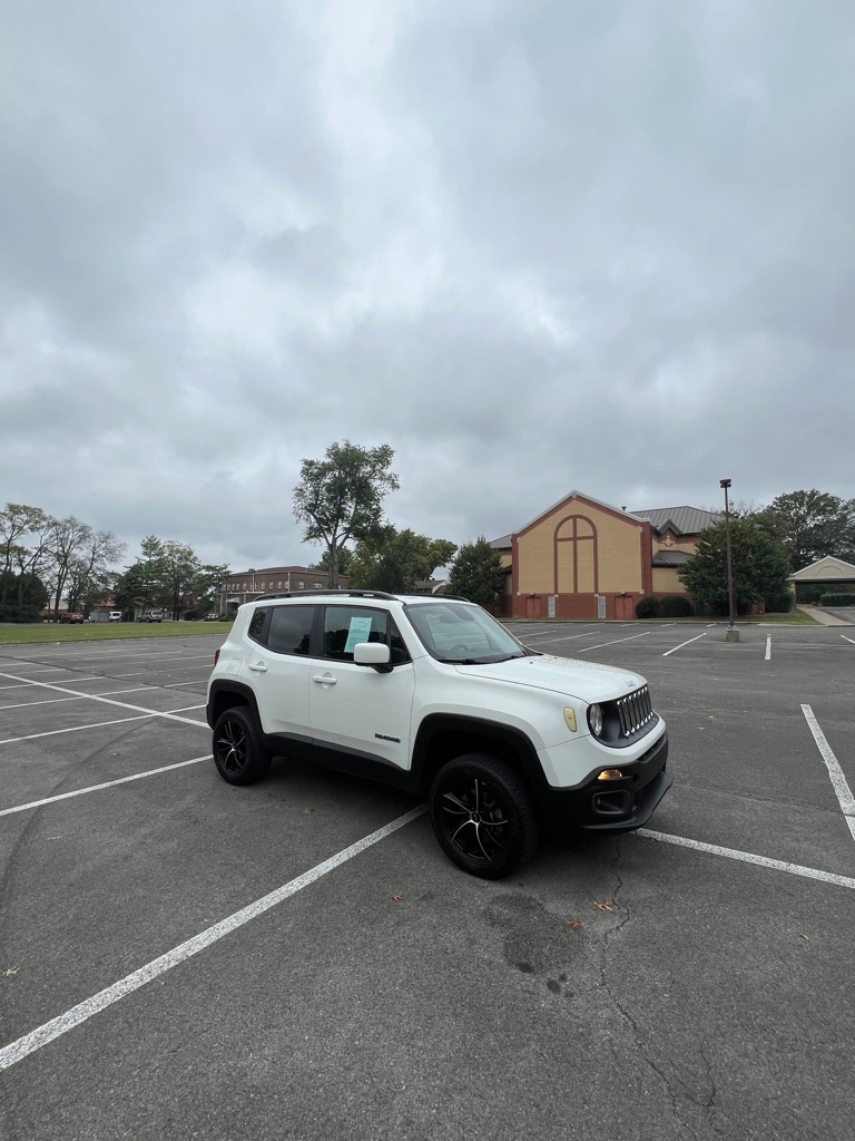 Photo 4 of this JEEP RENEGADE