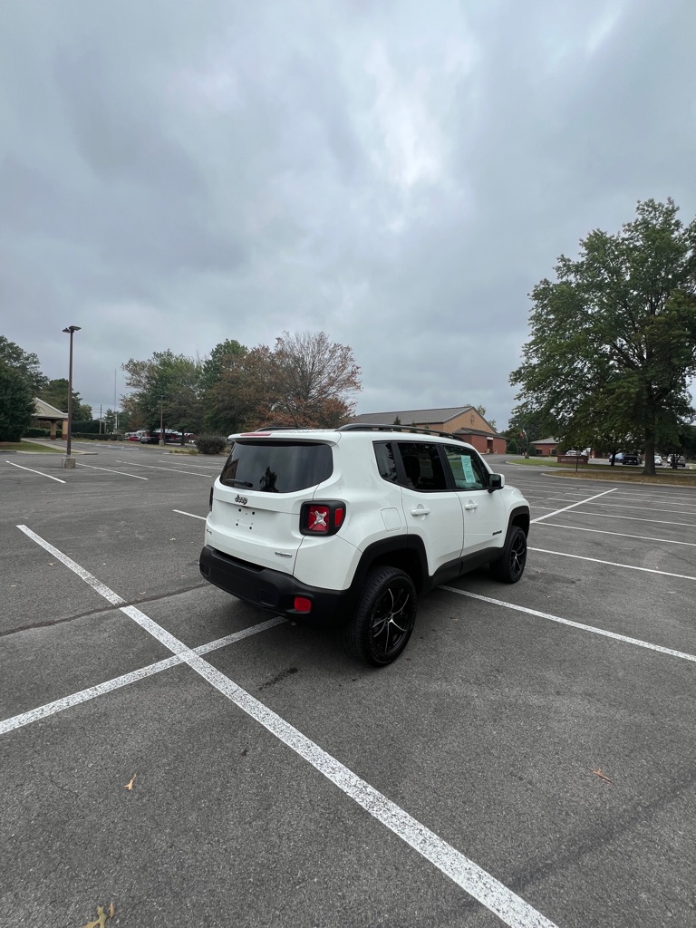 Photo 6 of this JEEP RENEGADE