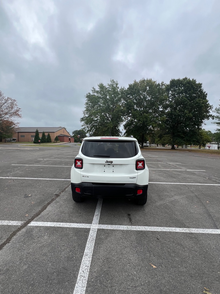 Photo 7 of this JEEP RENEGADE