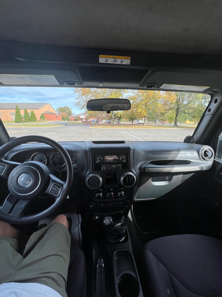 Photo 10 of this JEEP WRANGLER