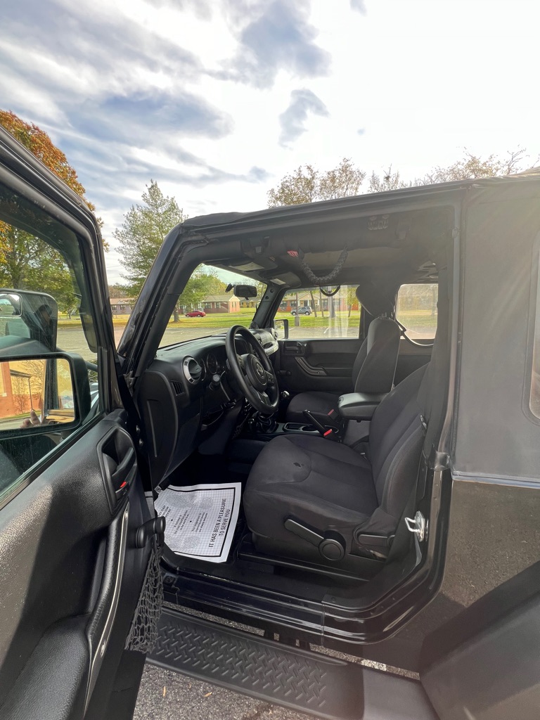 Photo 11 of this JEEP WRANGLER