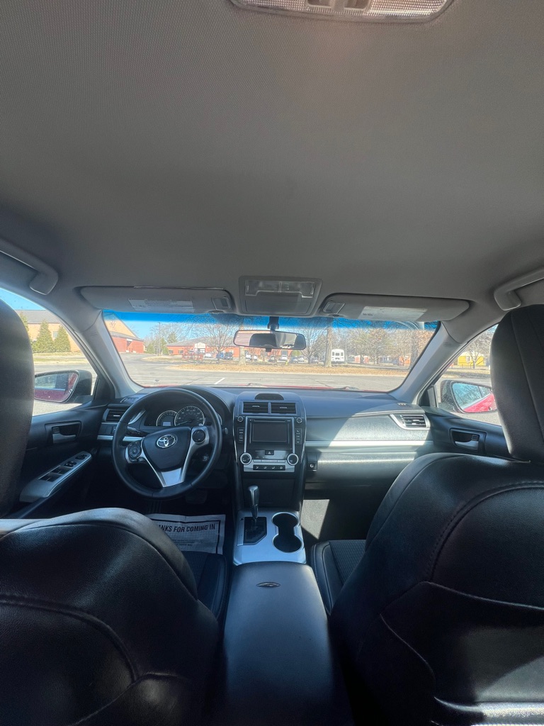 Photo 9 of this TOYOTA CAMRY