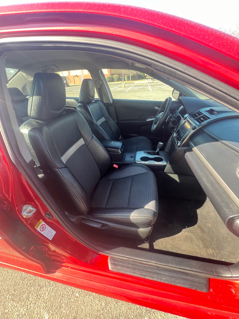 Photo 13 of this TOYOTA CAMRY