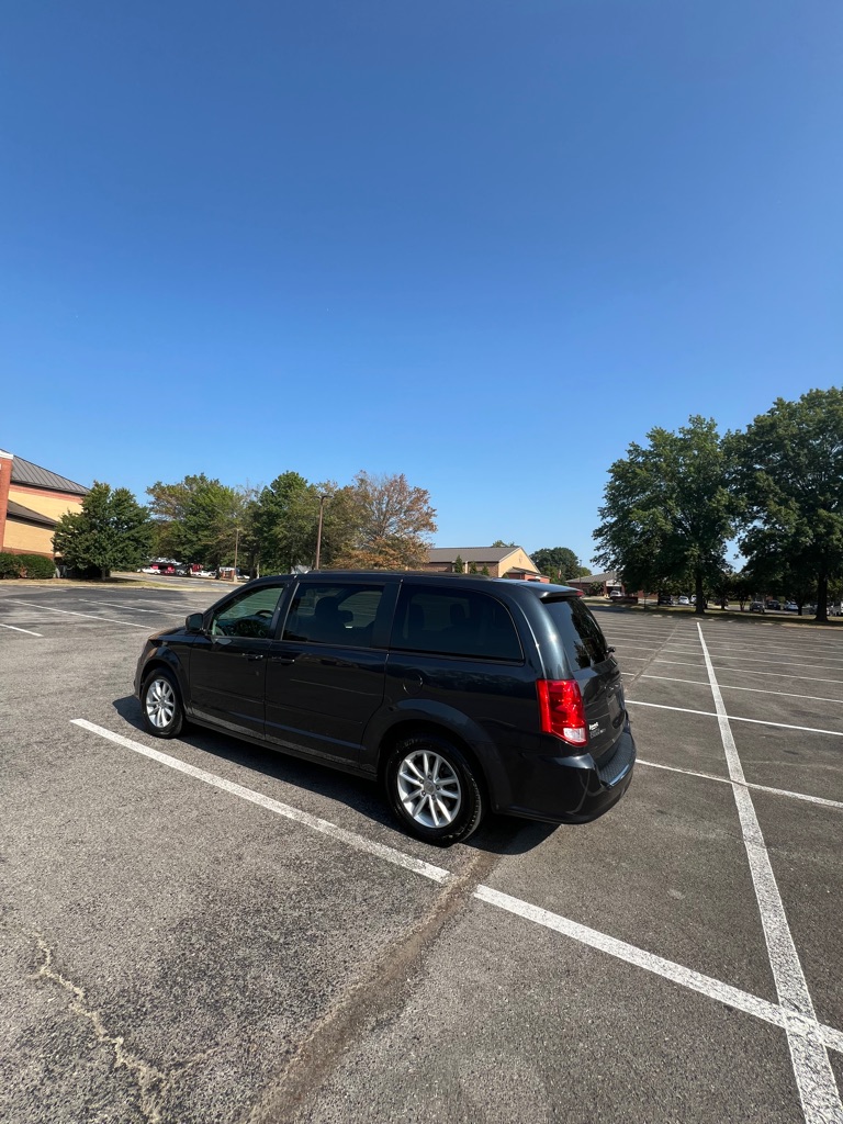 Photo 8 of this DODGE GRAND CARAVAN