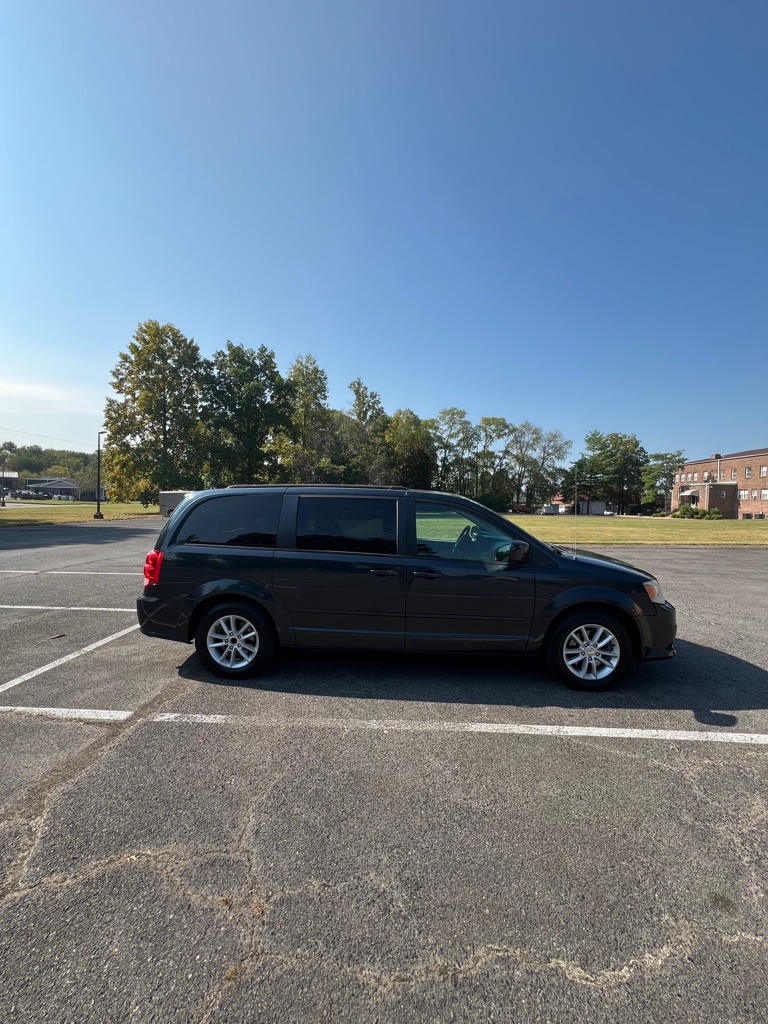 Photo 2 of this DODGE GRAND CARAVAN