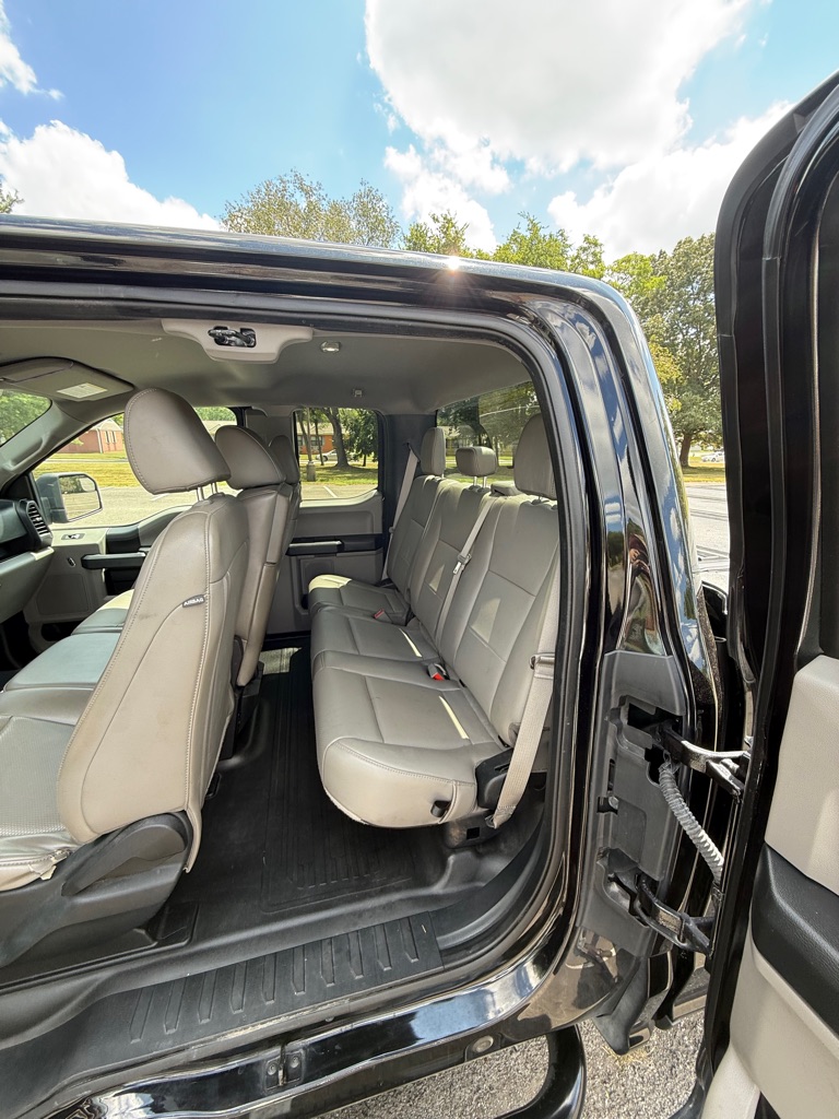 Photo 11 of this FORD F150