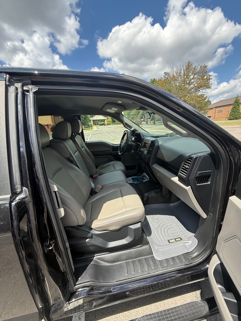 Photo 13 of this FORD F150