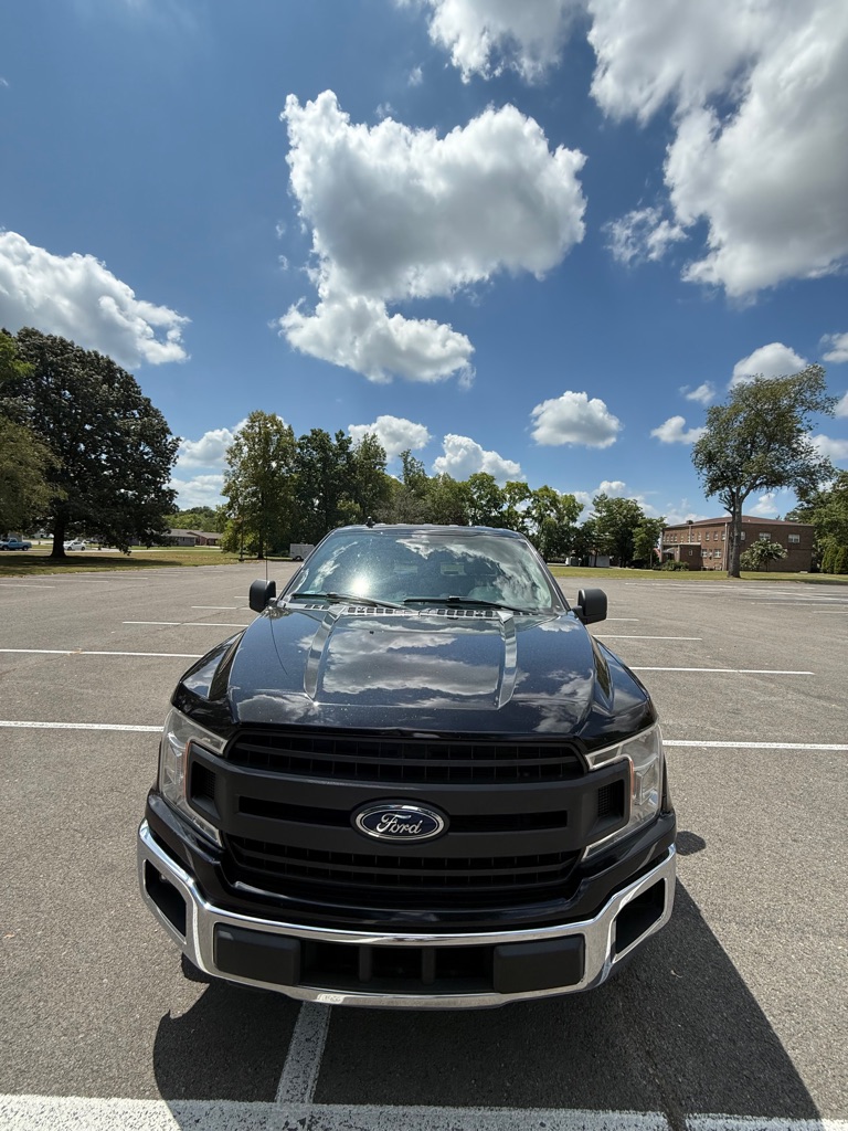 Photo 3 of this FORD F150