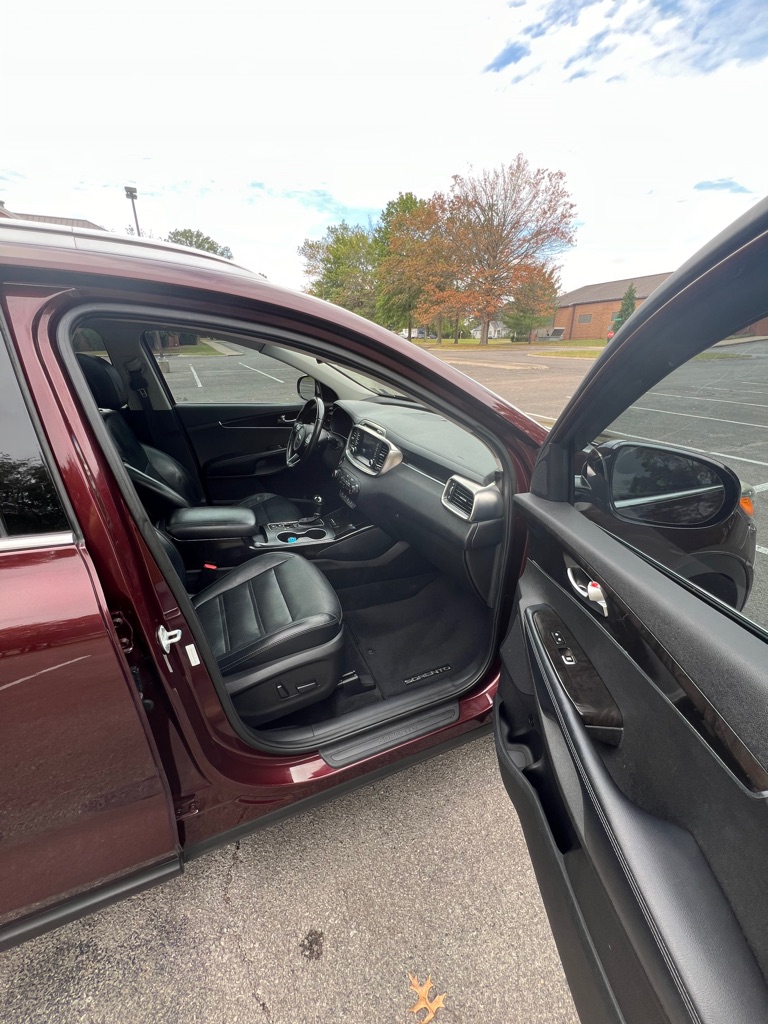 Photo 13 of this KIA SORENTO