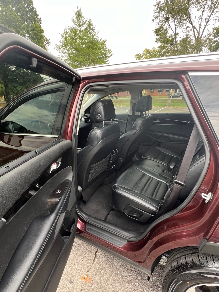 Photo 11 of this KIA SORENTO