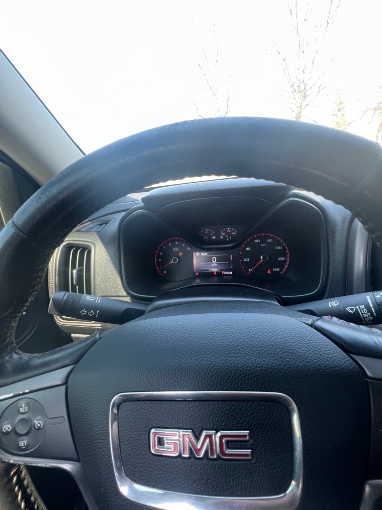 Photo 10 of this GMC CANYON