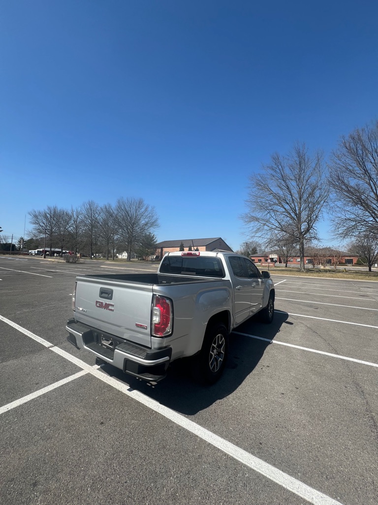 Photo 6 of this GMC CANYON