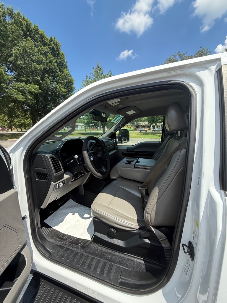 Photo 10 of this FORD F250