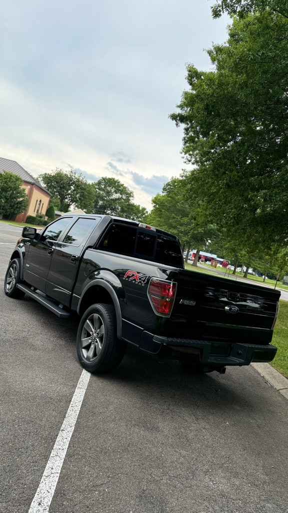 Photo 4 of this FORD F150