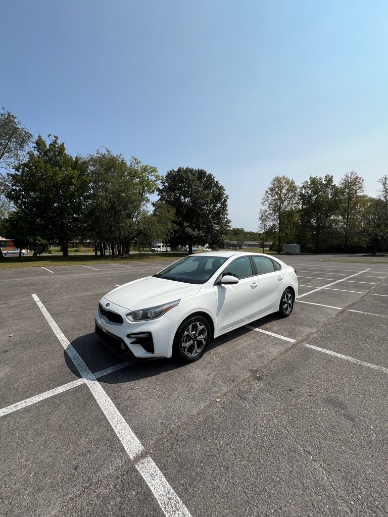 Photo 2 of this KIA FORTE