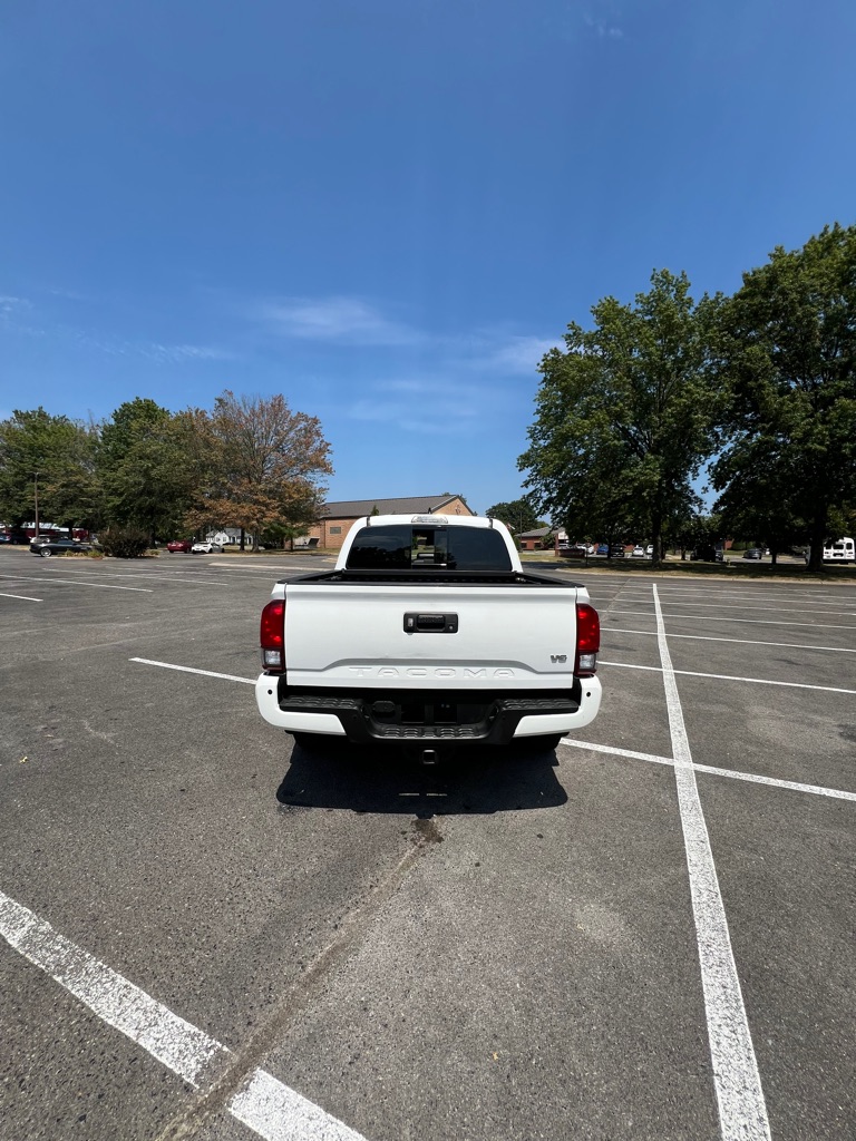 Photo 7 of this TOYOTA TACOMA