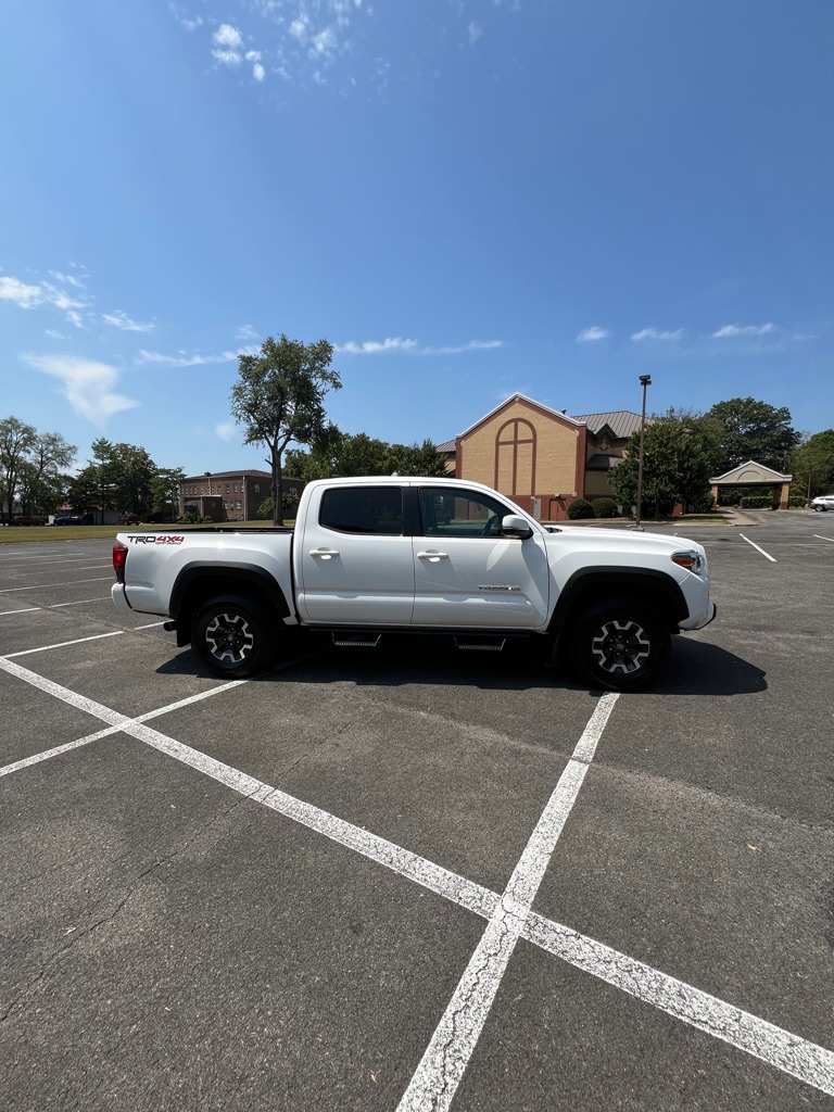 Photo 2 of this TOYOTA TACOMA