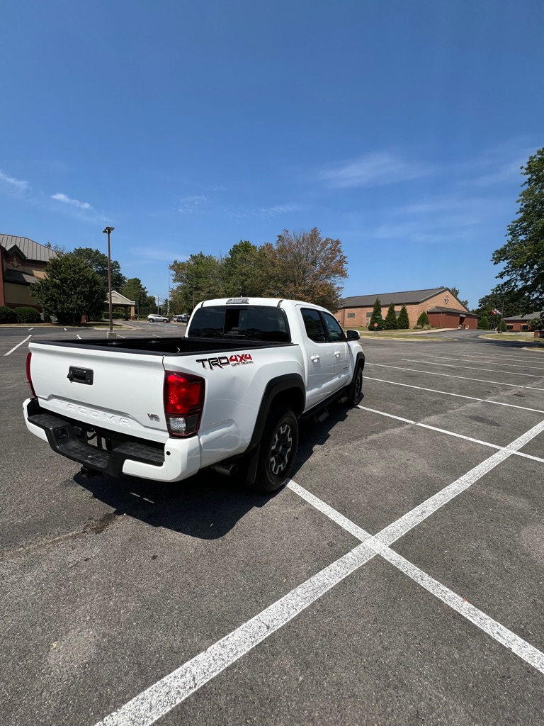 Photo 8 of this TOYOTA TACOMA
