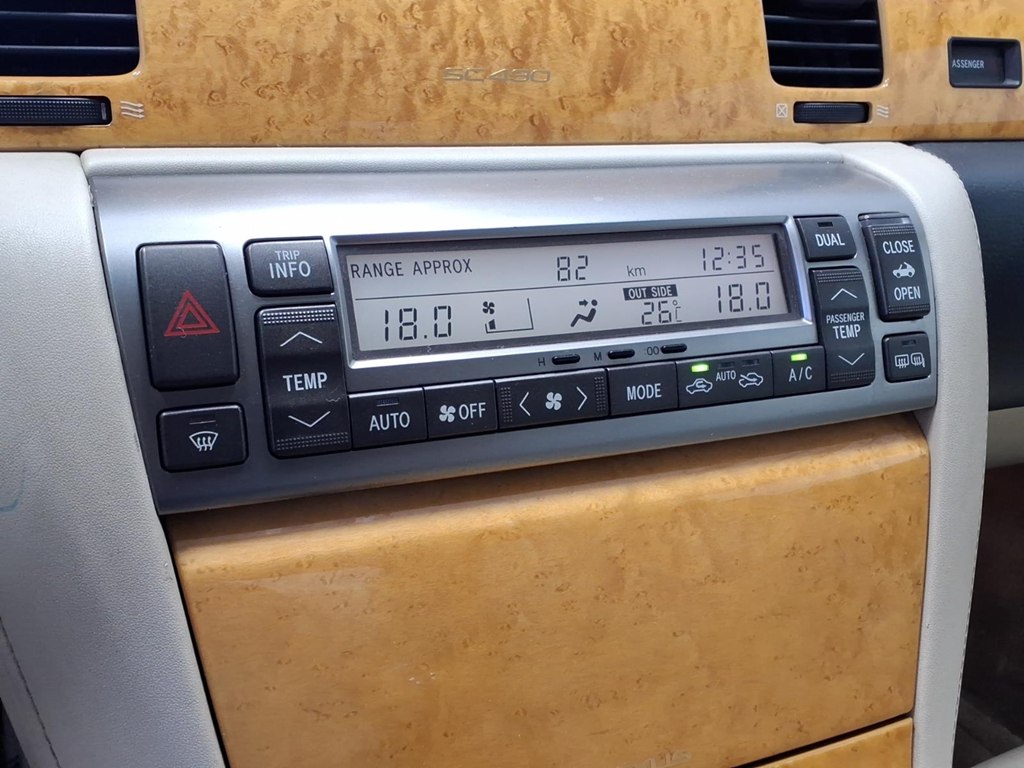 Photo 15 of this LEXUS SC 430