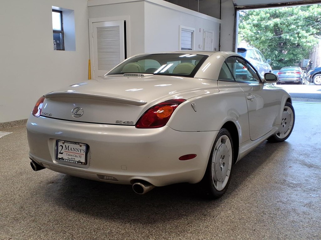 Photo 4 of this LEXUS SC 430