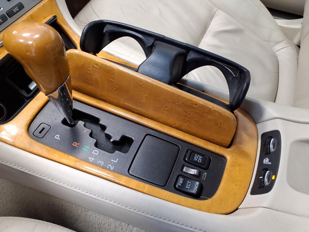 Photo 17 of this LEXUS SC 430