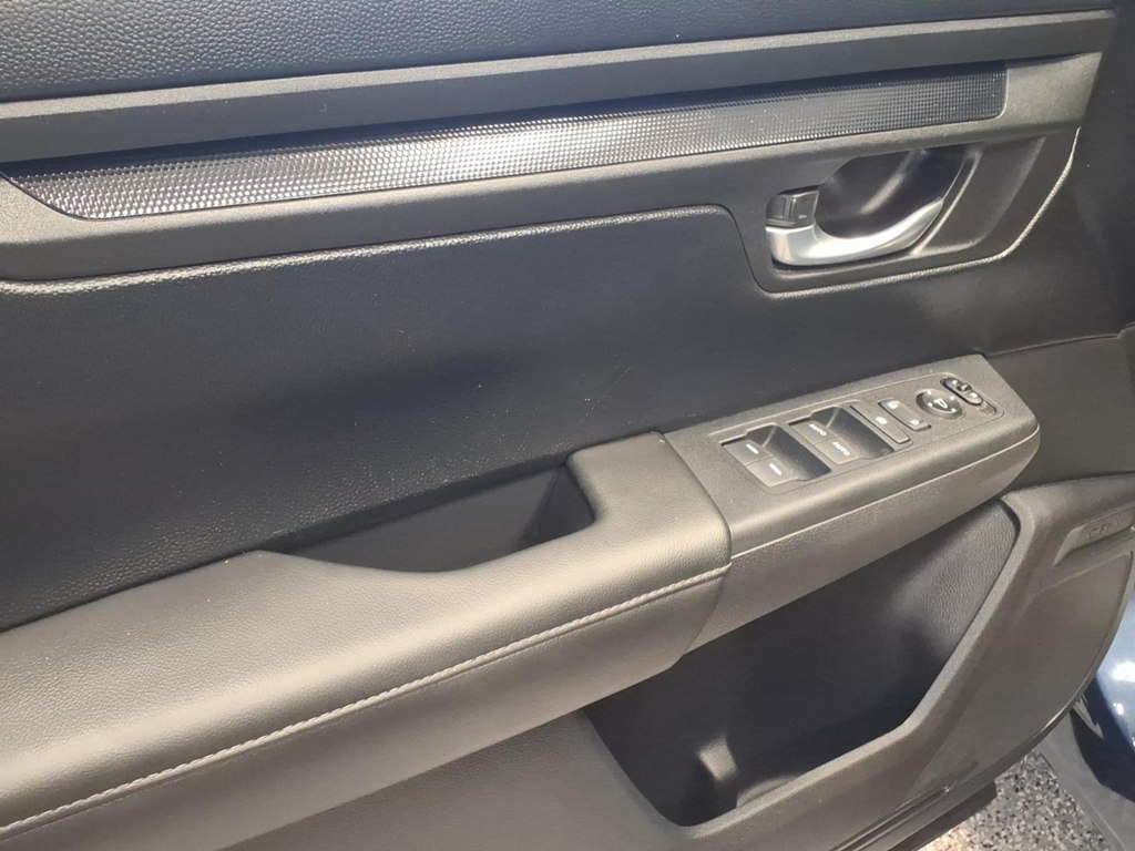 Photo 8 of this HONDA CR-V