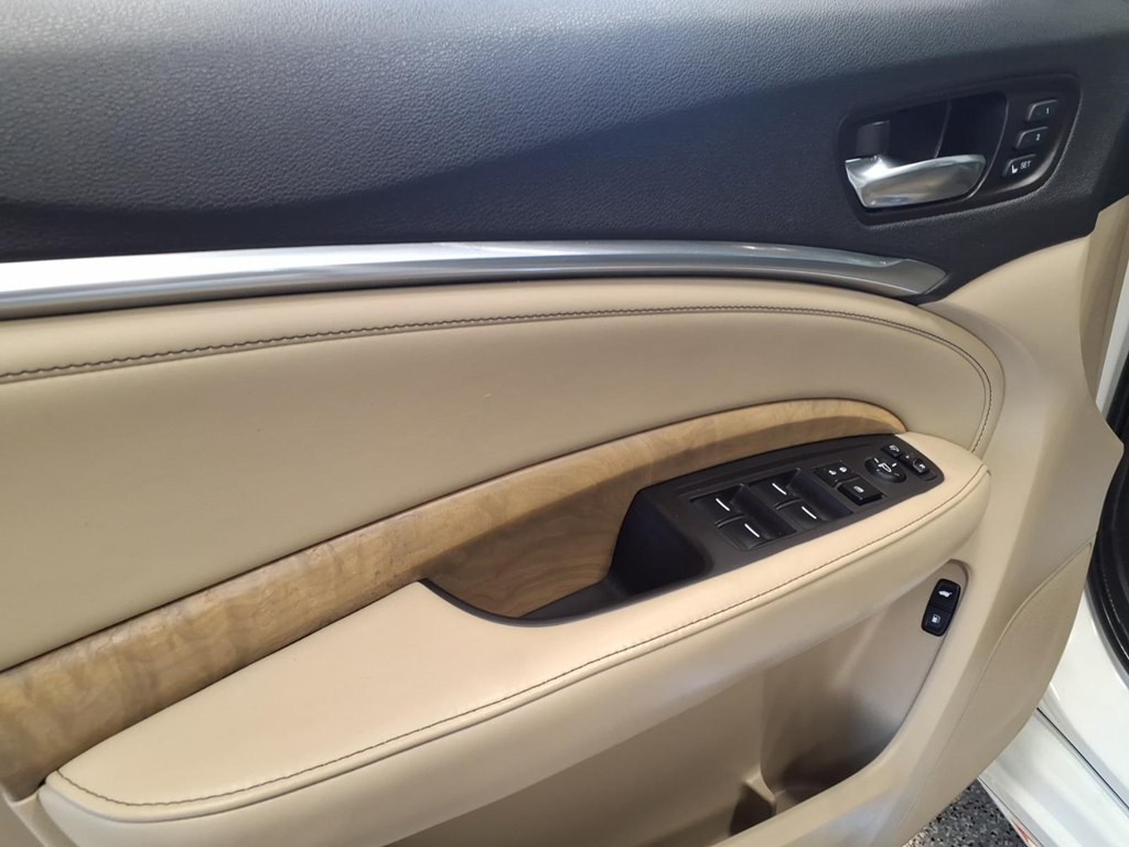Photo 8 of this ACURA MDX