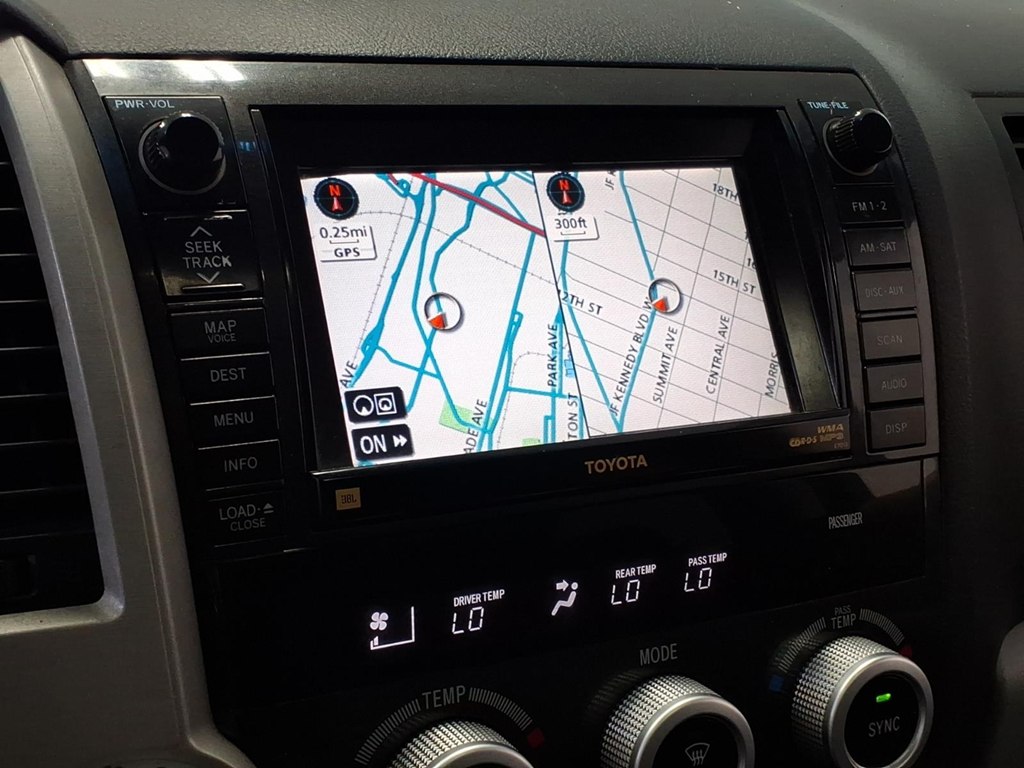 Photo 14 of this TOYOTA SEQUOIA