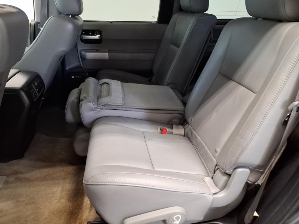 Photo 20 of this TOYOTA SEQUOIA