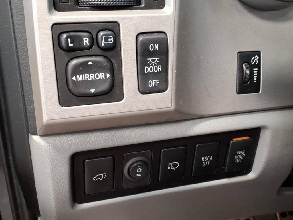 Photo 10 of this TOYOTA SEQUOIA
