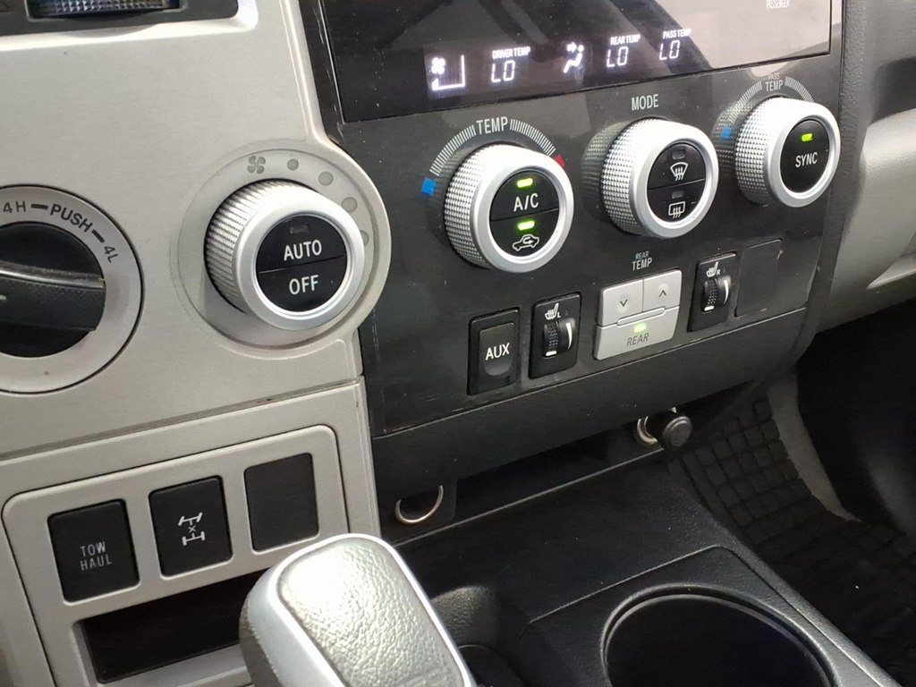 Photo 16 of this TOYOTA SEQUOIA