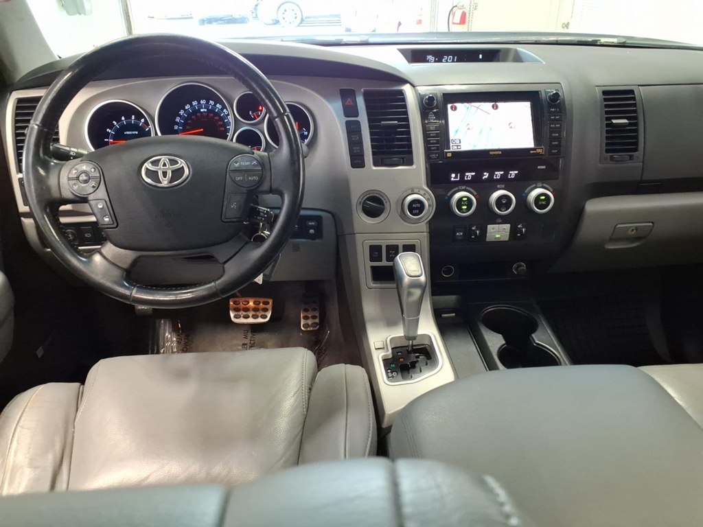 Photo 9 of this TOYOTA SEQUOIA