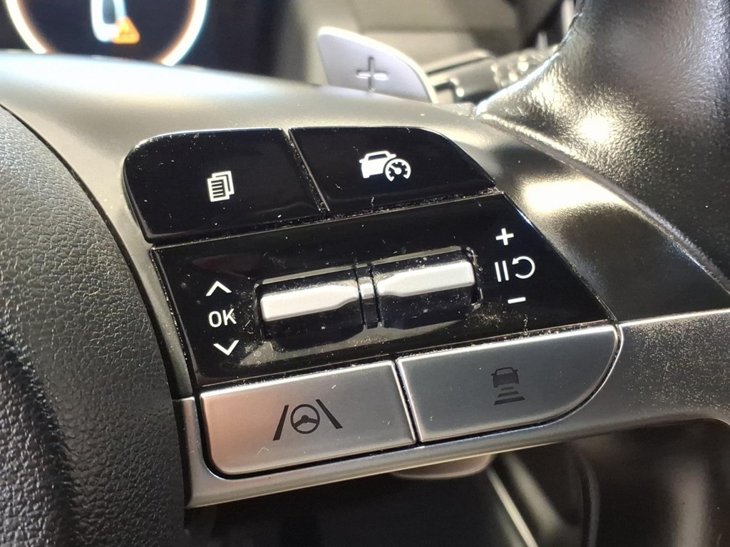 Photo 12 of this HYUNDAI SANTA CRUZ