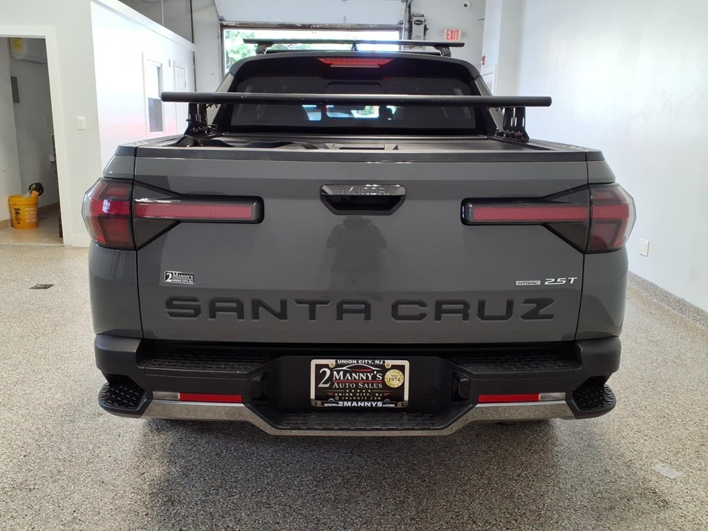 Photo 5 of this HYUNDAI SANTA CRUZ