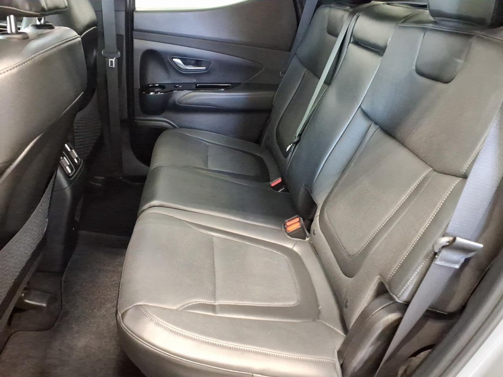 Photo 22 of this HYUNDAI SANTA CRUZ