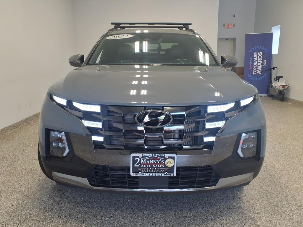 Photo 2 of this HYUNDAI SANTA CRUZ