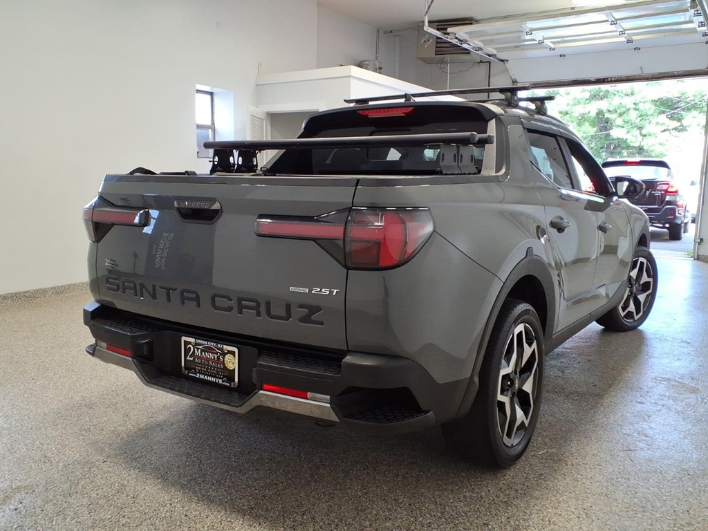 Photo 4 of this HYUNDAI SANTA CRUZ