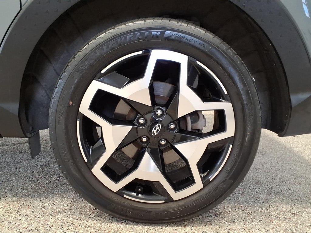 Photo 7 of this HYUNDAI SANTA CRUZ