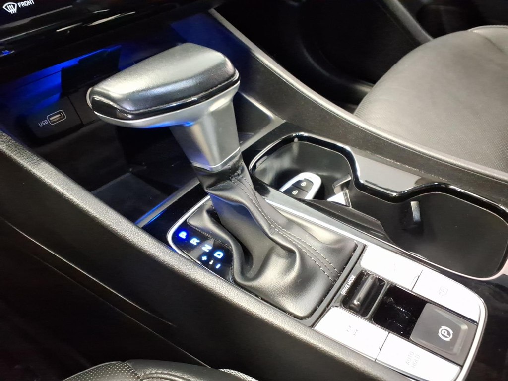 Photo 17 of this HYUNDAI SANTA CRUZ