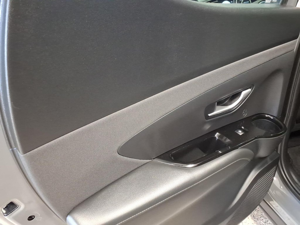 Photo 21 of this HYUNDAI SANTA CRUZ