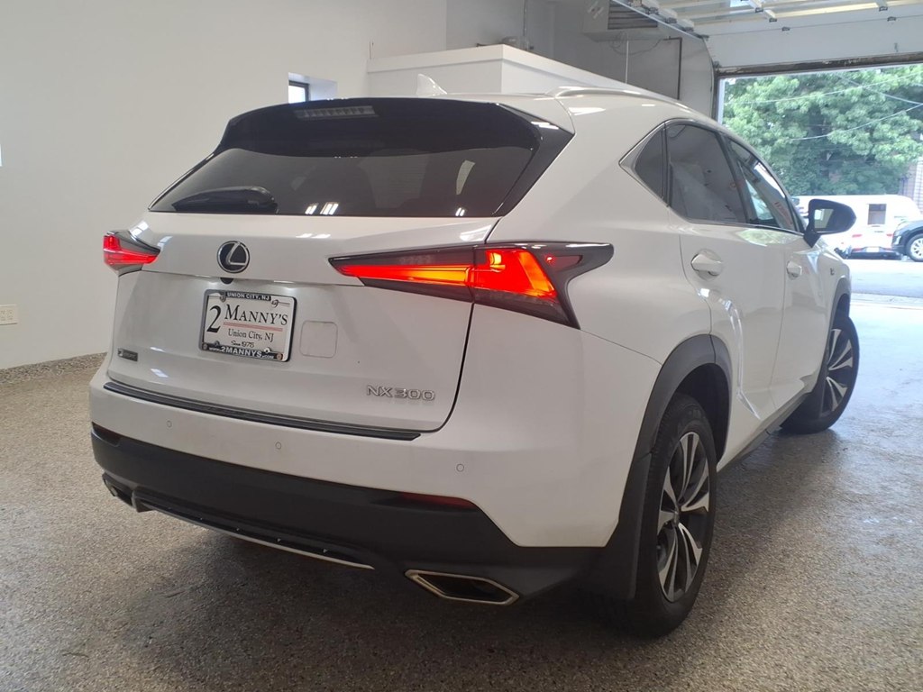 Photo 4 of this LEXUS NX 300