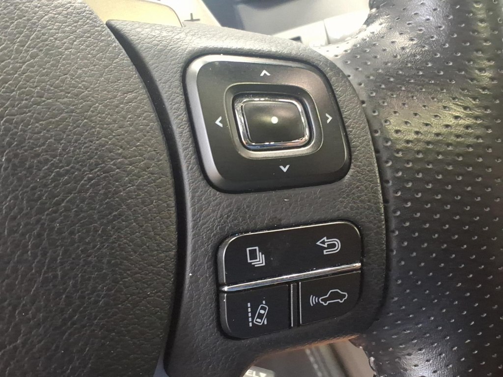Photo 13 of this LEXUS NX 300