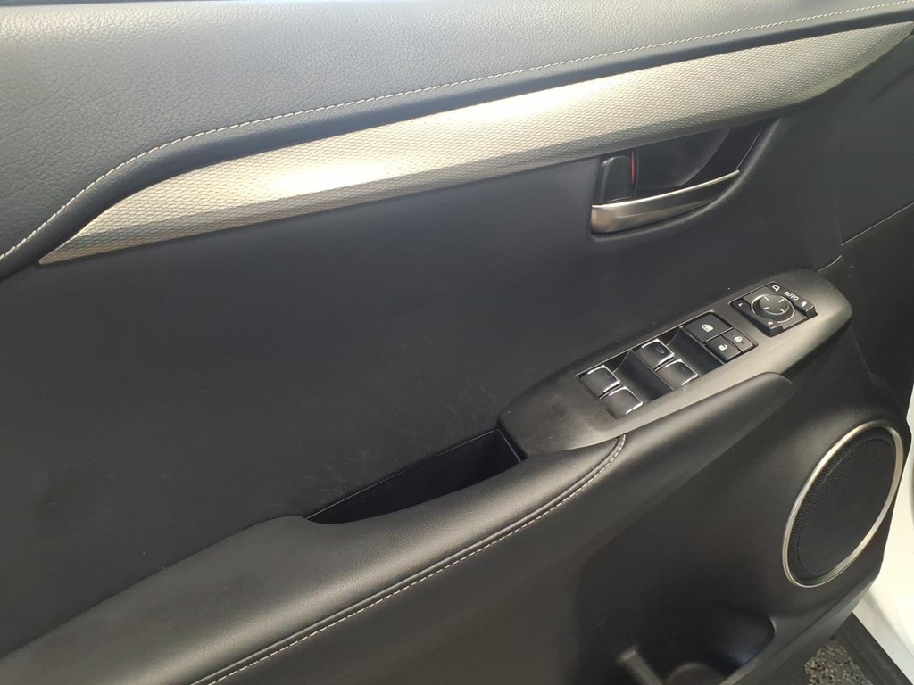 Photo 8 of this LEXUS NX 300