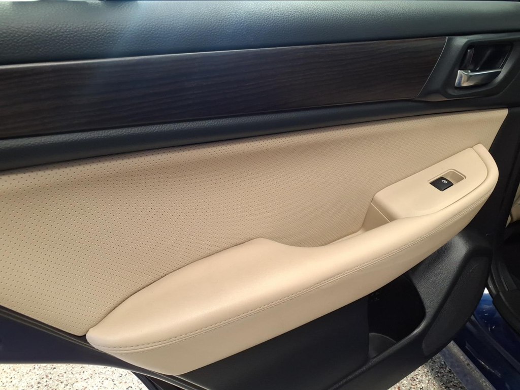 Photo 20 of this SUBARU LEGACY