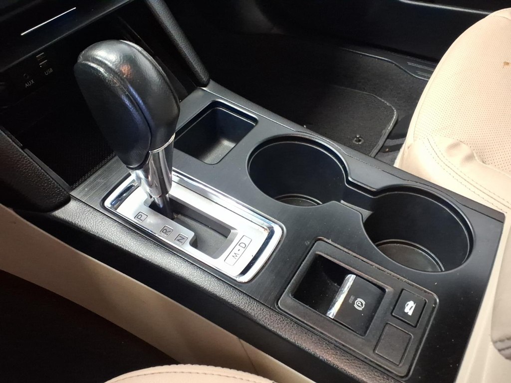 Photo 17 of this SUBARU LEGACY