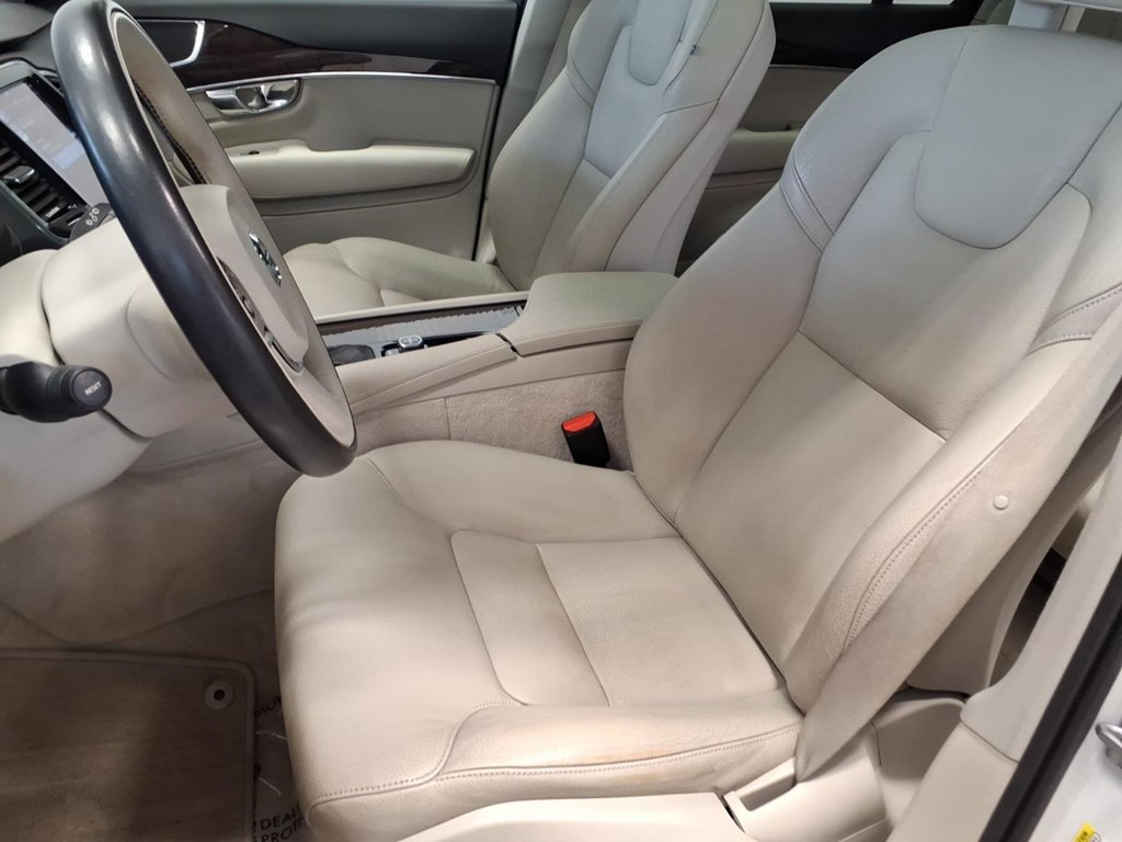 Photo 17 of this VOLVO XC90