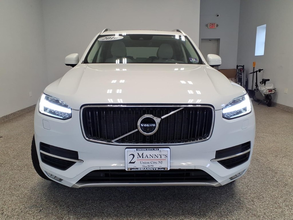 Photo 2 of this VOLVO XC90