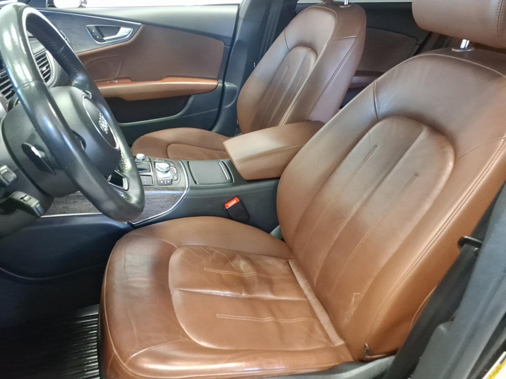 Photo 17 of this AUDI A7