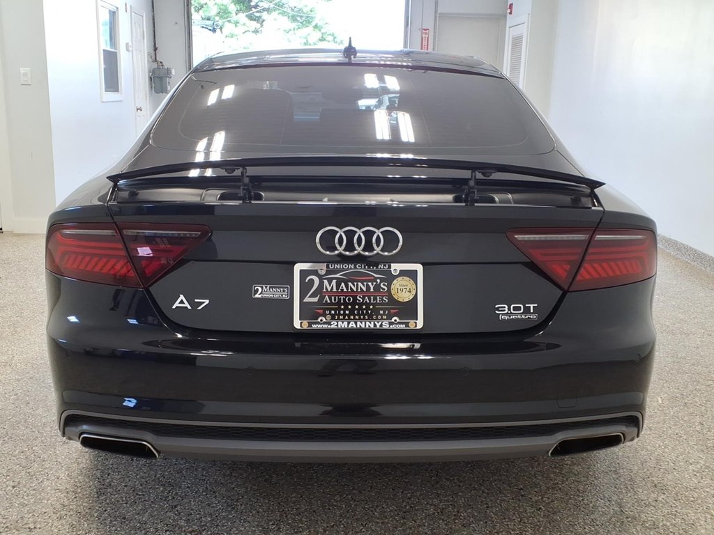 Photo 5 of this AUDI A7